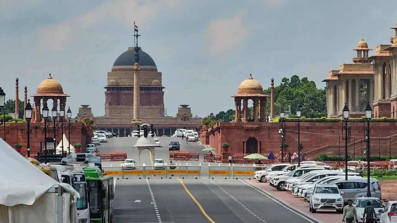 New CAFE Norms for Cars Notified: Stricter Fuel Economy Rules From April 2027